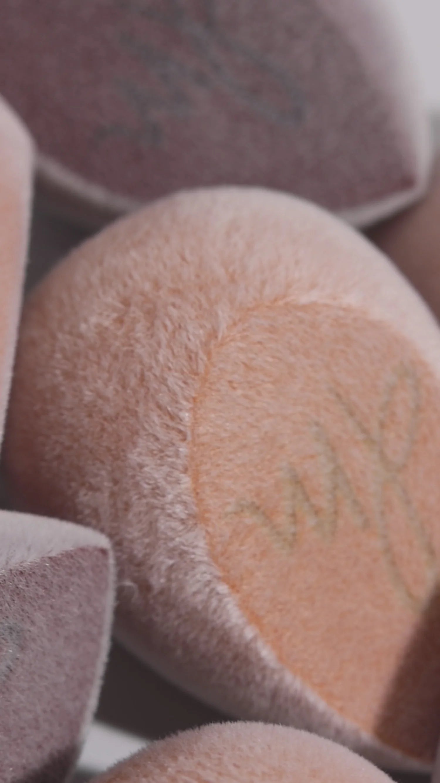 Yummy Skin Microfiber Velvet Sponge - Caramel